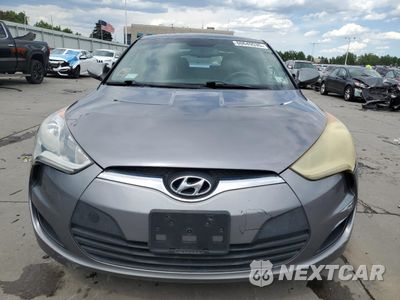 Piąte zdjęcie samochodu w środku: 2014 HYUNDAI VELOSTER VIN:KMHTC6ADXEU196386 - miniatura
