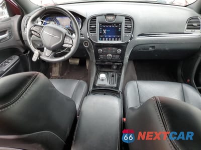 Zdjęcie 8 z 12 samochodu: 2017 CHRYSLER 300 S VIN:2C3CCAGG5HH584579 - miniatura