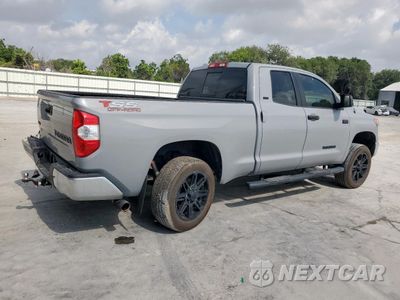 Trzecie zdjęcie samochodu z tyłu: 2019 TOYOTA TUNDRA DOUBLE CAB SR VIN:5TFUW5F16KX861805 - miniatura