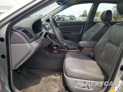 Zdjęcie 7 z 12 samochodu: 2005 TOYOTA CAMRY LE VIN:JTDBE30K050315692 - miniatura