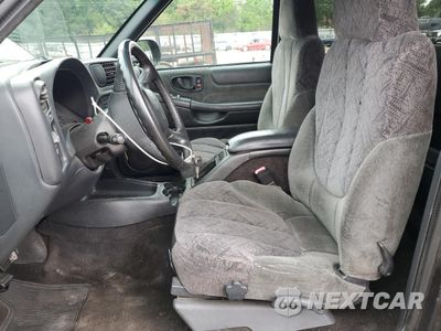 Zdjęcie 7 z 14 samochodu: 2002 GMC SONOMA VIN:1GTCS19W528109871 - miniatura