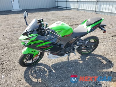 Trzecie zdjęcie samochodu z tyłu: 2022 KAWASAKI EX400 VIN:JKAEXKG10NDAH5415 - miniatura
