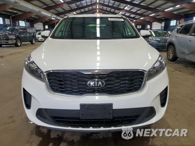 Piąte zdjęcie samochodu w środku: 2019 KIA SORENTO LX VIN:5XYPGDA59KG456393 - miniatura