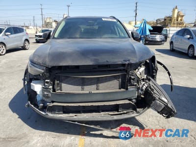 Piąte zdjęcie samochodu w środku: 2024 VOLVO XC40 CORE VIN:YV4L12UK6R2360261 - miniatura