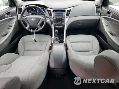 Zdjęcie 8 z 13 samochodu: 2013 HYUNDAI SONATA HYBRID VIN:KMHEC4A41DA082659 - miniatura
