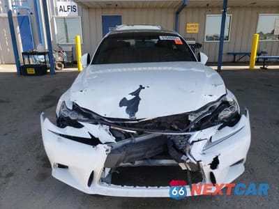 Piąte zdjęcie samochodu w środku: 2016 LEXUS IS 200T VIN:JTHBA1D20G5029971 - miniatura