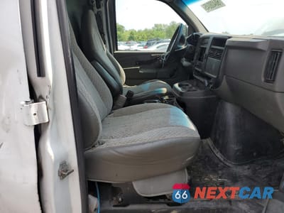 Zdjęcie 7 z 13 samochodu: 2006 CHEVROLET EXPRESS G3500 VIN:1GCHG39U661268110 - miniatura