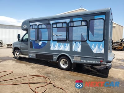 Drugie zdjęcie samochodu z przodu: 2022 FORD ECONOLINE E450 SUPER DUTY CUTAWAY VAN VIN:1FDFE4FN4NDC37754 - miniatura