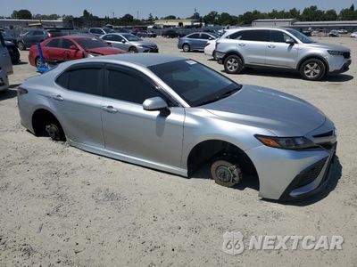 Czwarte zdjęcie samochodu z boku: 2021 TOYOTA CAMRY SE VIN:4T1G11AK6MU411866 - miniatura