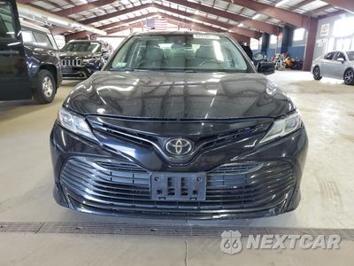 Piąte zdjęcie samochodu w środku: 2019 TOYOTA CAMRY L VIN:4T1B11HK2KU685224 - miniatura