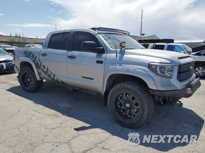 Czwarte zdjęcie samochodu z boku: 2017 TOYOTA TUNDRA CREWMAX SR5 VIN:5TFDW5F14HX648585 - miniatura