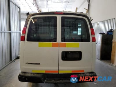 Zdjęcie 6 z 13 samochodu: 2018 CHEV EXPRESS G2500 VIN:1GCWGAFP9J1198380 - miniatura