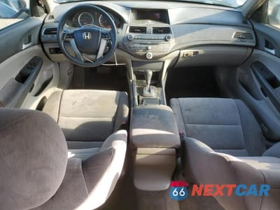 Zdjęcie 8 z 13 samochodu: 2008 HONDA ACCORD LXP VIN:JHMCP26408C029585 - miniatura