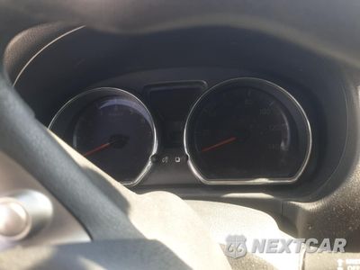 Zdjęcie 9 z 12 samochodu: 2014 NISSAN VERSA S VIN:3N1CN7AP9EL856722 - miniatura