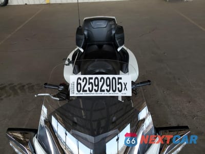 Piąte zdjęcie samochodu w środku: 2018 CAN-AM SPYDER ROADSTER RT VIN:2BXNBDD22JV000230 - miniatura