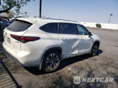 Trzecie zdjęcie samochodu z tyłu: 2020 TOYOTA HIGHLANDER HYBRID XLE VIN:5TDGBRCH0LS509327 - miniatura