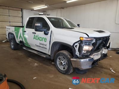 Czwarte zdjęcie samochodu z boku: 2023 CHEVROLET SILVERADO K2500 HEAVY DUTY VIN:1GC5YLE73PF245548 - miniatura