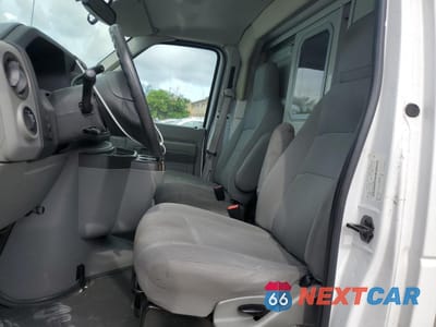 Zdjęcie 7 z 13 samochodu: 2019 FORD ECONOLINE E350 SUPER DUTY CUTAWAY VAN VIN:1FDWE3F65KDC01599 - miniatura