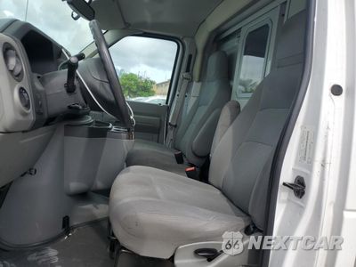 Zdjęcie 7 z 13 samochodu: 2019 FORD ECONOLINE E350 SUPER DUTY CUTAWAY VAN VIN:1FDWE3F65KDC01599 - miniatura