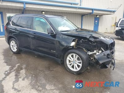 Czwarte zdjęcie samochodu z boku: 2015 BMW X5 XDRIVE35I VIN:5UXKR0C51F0K69802 - miniatura