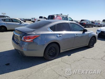 Trzecie zdjęcie samochodu z tyłu: 2015 NISSAN ALTIMA 2.5 VIN:1N4AL3AP8FN317518 - miniatura