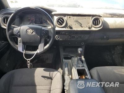 Zdjęcie 8 z 12 samochodu: 2016 TOYOTA TACOMA DOUBLE CAB VIN:3TMAZ5CN7GM005976 - miniatura