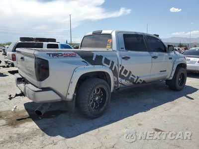 Trzecie zdjęcie samochodu z tyłu: 2017 TOYOTA TUNDRA CREWMAX SR5 VIN:5TFDW5F14HX648585 - miniatura