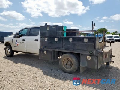 Trzecie zdjęcie samochodu z tyłu: 2022 FORD F350 SUPER DUTY UTILITY / SERVICE TRUCK VIN:1FD8W3HT8NEC61593 - miniatura