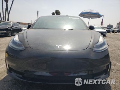 Piąte zdjęcie samochodu w środku: 2022 TESLA MODEL 3 VIN:5YJ3E1EC6NF319144 - miniatura