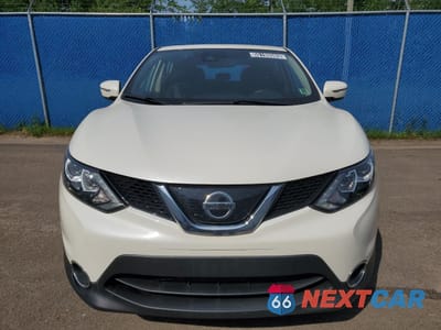 Piąte zdjęcie samochodu w środku: 2019 NISSAN ROGUE SPORT S VIN:JN1BJ1CR3KW330885 - miniatura