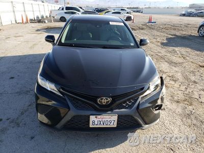 Piąte zdjęcie samochodu w środku: 2018 TOYOTA CAMRY L VIN:4T1B11HK5JU091791 - miniatura