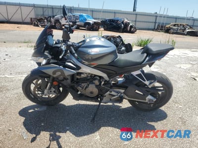 Trzecie zdjęcie samochodu z tyłu: 2023 APRILIA TUONO 660 VIN:ZD4KSUL0XPS000418 - miniatura