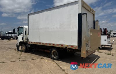 Trzecie zdjęcie samochodu z tyłu: 2020 ISUZU NPR VIN:54DB4W1B1LS801170 - miniatura