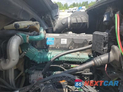 Zdjęcie 7 z 10 samochodu: 2012 VOLVO VN VNL VIN:4V4NC9EH1CN557253 - miniatura