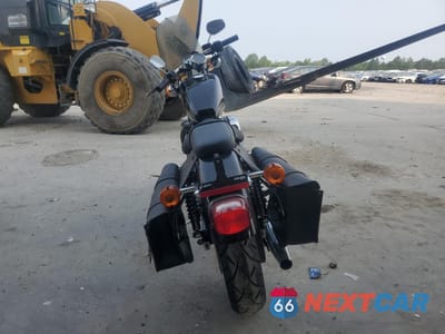 Czwarte zdjęcie samochodu z boku: 2000 HARLEY-DAVIDSON XL883 C VIN:1HD4CJM14YK127415 - miniatura