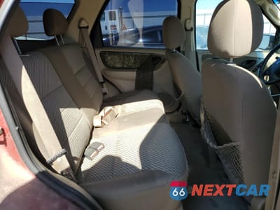 Zdjęcie 11 z 14 samochodu: 2004 FORD ESCAPE XLT VIN:1FMYU03104KA41942 - miniatura