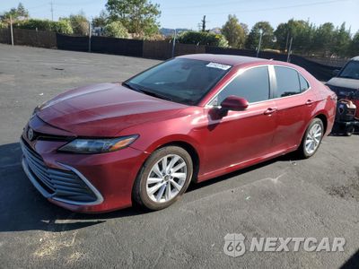 2021 TOYOTA CAMRY LE 4T1C11AK3MU586865 - główne zdjęcie licytacji z USA - miniatura