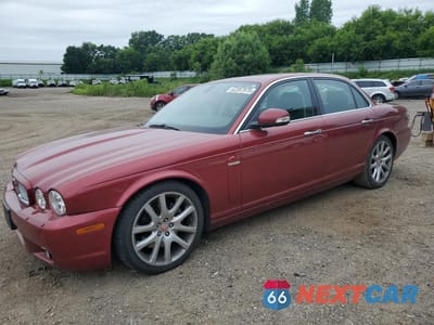 2008 JAGUAR XJ8 SAJWA71B28SH19111 - główne zdjęcie licytacji z USA - miniatura