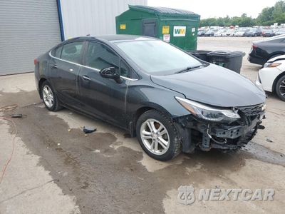 Czwarte zdjęcie samochodu z boku: 2017 CHEVROLET CRUZE LT VIN:1G1BE5SM9H7141040 - miniatura