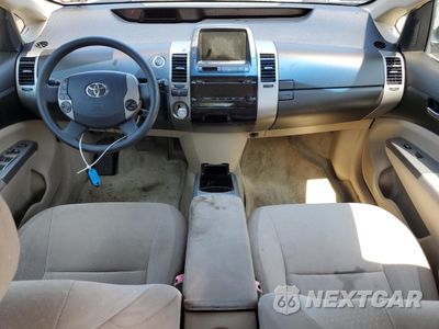 Zdjęcie 8 z 12 samochodu: 2005 TOYOTA PRIUS VIN:JTDKB22U253002675 - miniatura