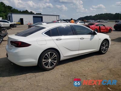 Trzecie zdjęcie samochodu z tyłu: 2018 BUICK REGAL PREFERRED II VIN:W04GM6SX4J1128974 - miniatura