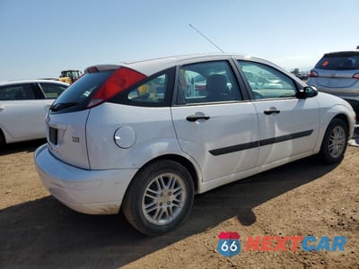 Trzecie zdjęcie samochodu z tyłu: 2003 FORD FOCUS ZX5 VIN:3FAFP37333R146054 - miniatura