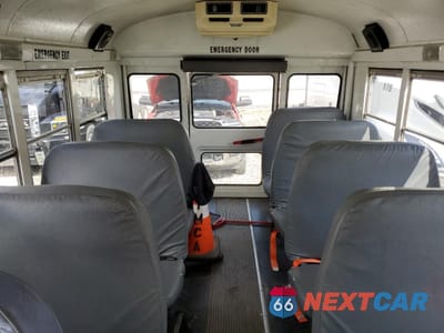 Zdjęcie 6 z 10 samochodu: 2003 CHEVROLET EXPRESS G3500 VIN:1GBHG31U731223415 - miniatura