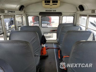 Zdjęcie 6 z 10 samochodu: 2003 CHEVROLET EXPRESS G3500 VIN:1GBHG31U731223415 - miniatura