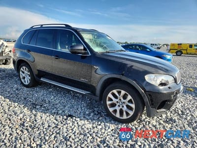 Czwarte zdjęcie samochodu z boku: 2013 BMW X5 XDRIVE35I VIN:5UXZV4C51D0B10747 - miniatura