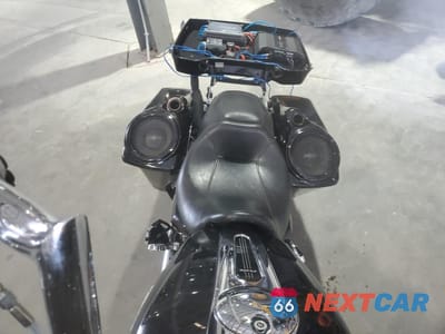 Piąte zdjęcie samochodu w środku: 2011 HARLEY-DAVIDSON FLHX VIN:1HD1KBM12BB677182 - miniatura