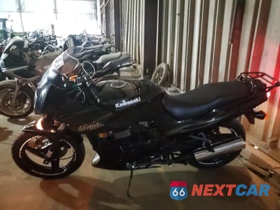 Trzecie zdjęcie samochodu z tyłu: 2009 KAWASAKI EX500 D VIN:JKAEXVD1X9A113957 - miniatura