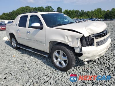 Czwarte zdjęcie samochodu z boku: 2013 CHEVROLET AVALANCHE LTZ VIN:3GNMCGE00DG304349 - miniatura