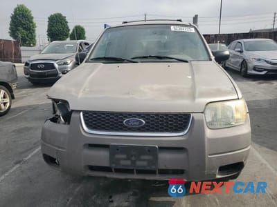 Piąte zdjęcie samochodu w środku: 2001 FORD ESCAPE XLT VIN:1FMYU03181KE78292 - miniatura