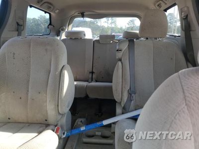 Zdjęcie 10 z 13 samochodu: 2013 TOYOTA SIENNA LE VIN:5TDKK3DC0DS313092 - miniatura